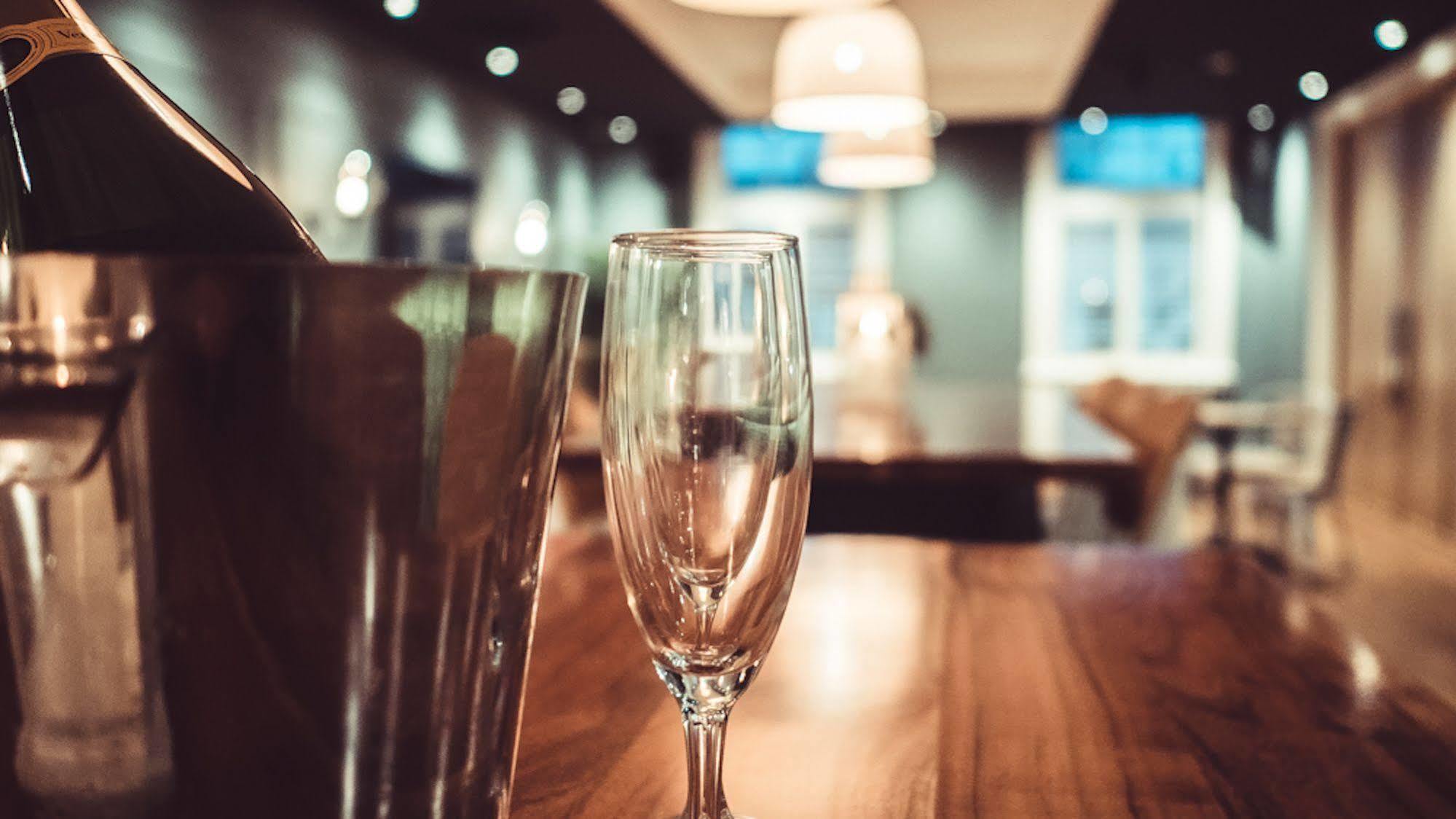 Crown Hotel Surry Hills Sydney Bagian luar foto